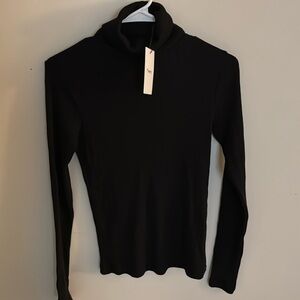 Theory turtle neck. size Small